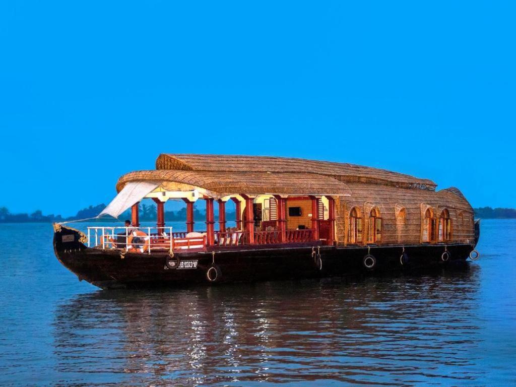 Hotel Aqua Castle Houseboat - By Aqua Jumbo Houseboats Alappuzha Exterior foto