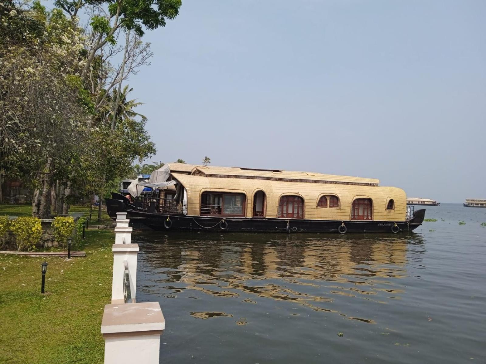 Hotel Aqua Castle Houseboat - By Aqua Jumbo Houseboats Alappuzha Exterior foto