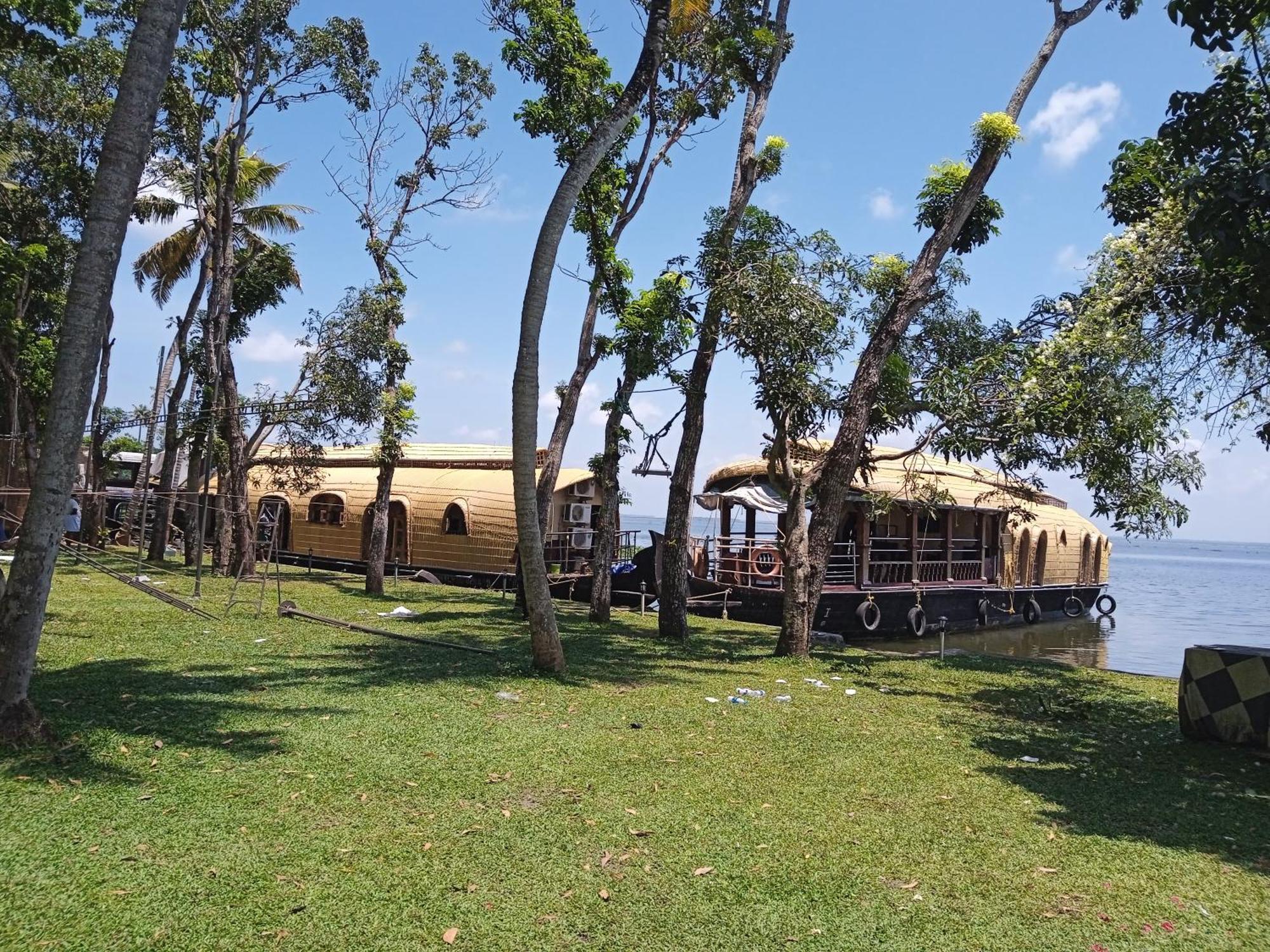 Hotel Aqua Castle Houseboat - By Aqua Jumbo Houseboats Alappuzha Exterior foto