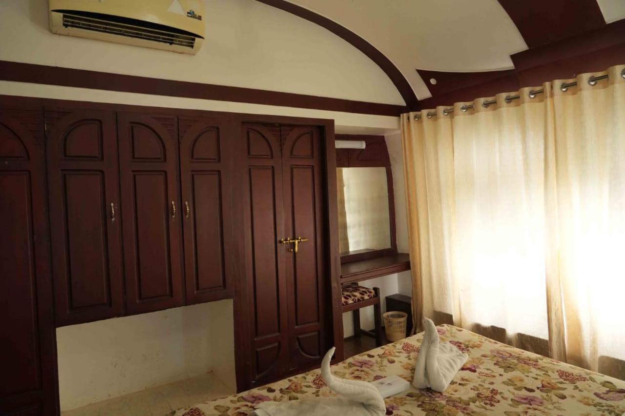 Hotel Aqua Castle Houseboat - By Aqua Jumbo Houseboats Alappuzha Exterior foto